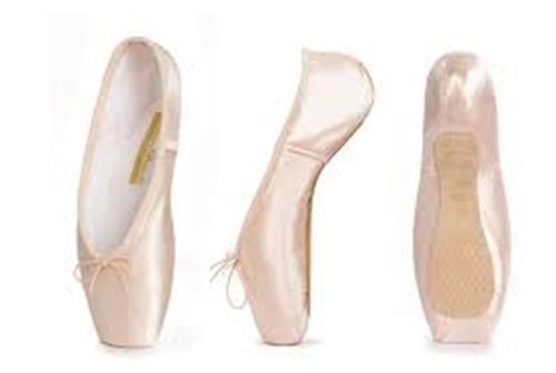 PUNTA PER PRINCIPIANTE E PROFESSIONISTI , SUOLA A 3/4 SI ADATTA SUBITO ALLA FORMA DEL PIEDE INFATTI È ADATTA COME SCARPA DA STUDIO MA ANCHE DA SPETTACOLO PERCHÈ SUBITO PRONTA ALL'USO COD.DREAMPOINTE2007XXXMF grishko